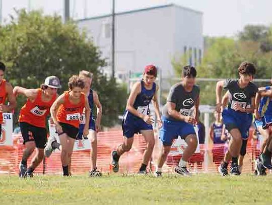 Cross Country hits the trail