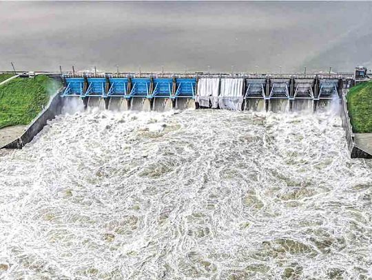 Dam releases hit new record high