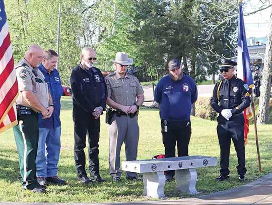 First responders bench unveiled, dedicated