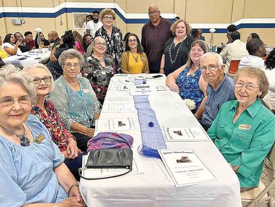 HISTORICAL COMMISSION ATTENDS BANQUET