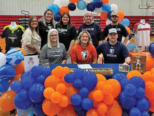 Lady Dogs’ Harris signs with UT-Tyler