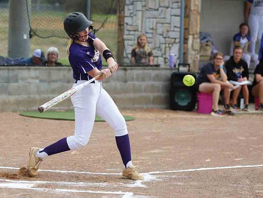 Lady Jackets, ‘Jackets take on Brookeland, Broaddus