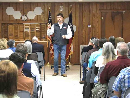 Luttrell attends local meeting