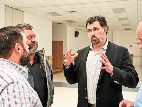 Luttrell visits district