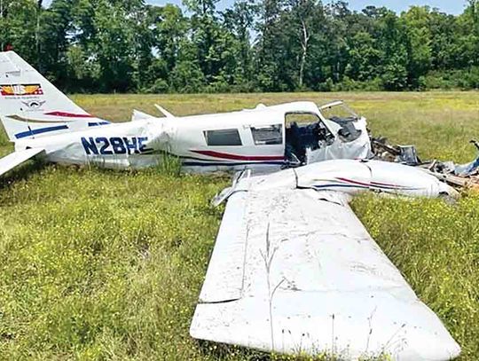 Plane crash leaves 2 with minor injuries