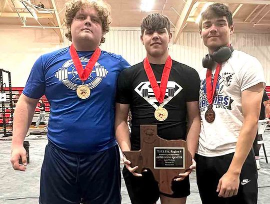 Teams post wins in powerlifting