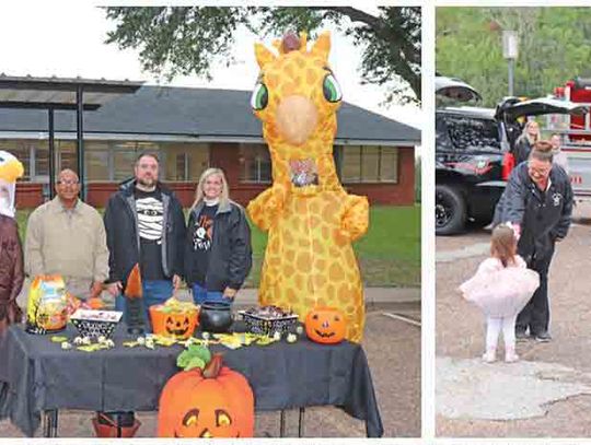 TRUNK R TREAT