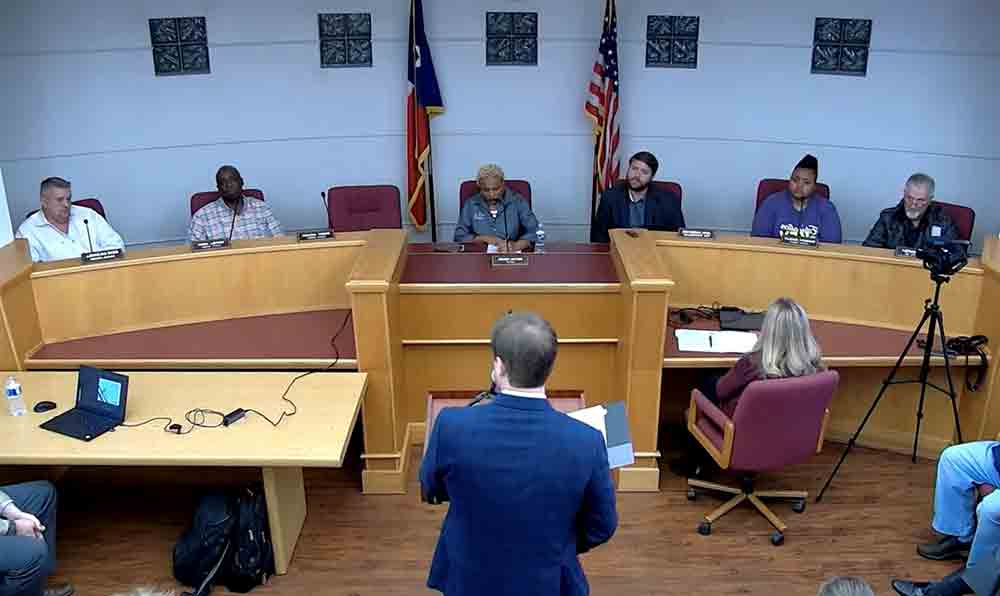 Travis J. Casner presents an audit of the CEIDC to the Crockett City Council. Courtesy photo