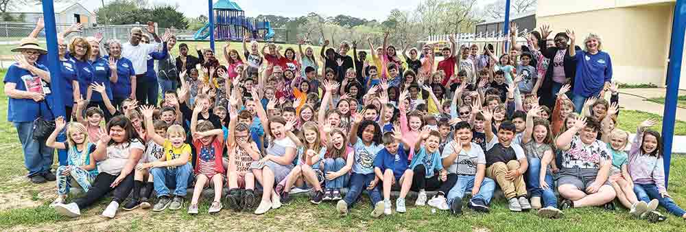 COCISD Superintendent Dr. Bryan Taulton joined CIS Principal Paula McClendon, SJMG Presi-dent Shirley Baker and members of the organization, along with CIS third-grade students and teachers to dedicate the new pavilion on Thursday, March 2. Photo by Cassie Gregory