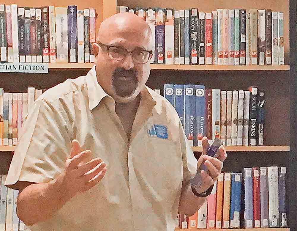 Del Polikretis, of the Texas Forest Trails Region, Inc., speaks to workshop attendees last Friday at the Allan Shivers Library.  CHRIS EDWARDS | TCB