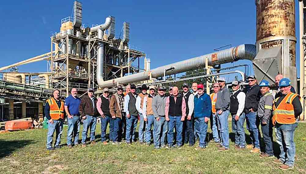 Representing every region in Texas, the Texas Farm Bureau State Board of Directors just completed a day-long tour of the forest products industry in East Texas.  As part of the tour, the participants visited Georgia-Pacific’s Diboll Particleboard plant in Diboll.